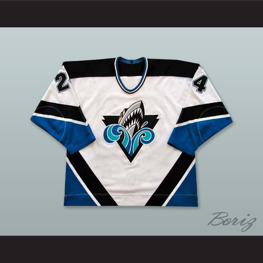 Gabriel Balasescu 24 Rimouski Oceanic White 1.jpg